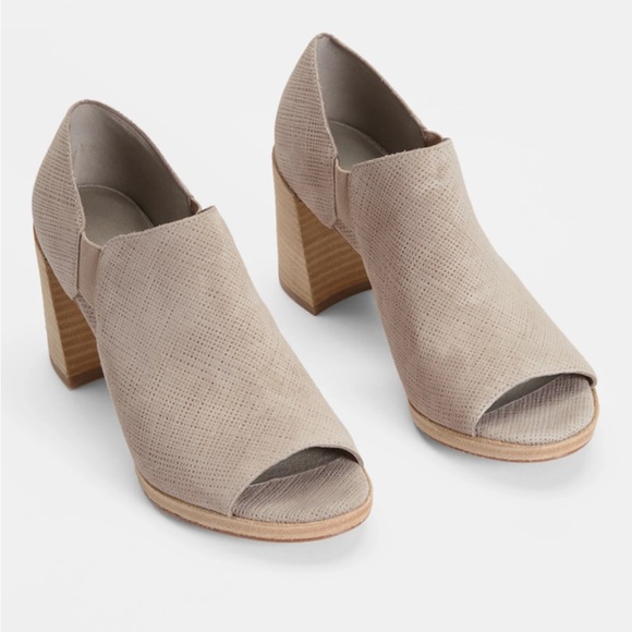 Eileen Fisher‎ Shoes Women's Size 7.5 Tan Milton Linen Suede Shoe Block Heel - Picture 1 of 13